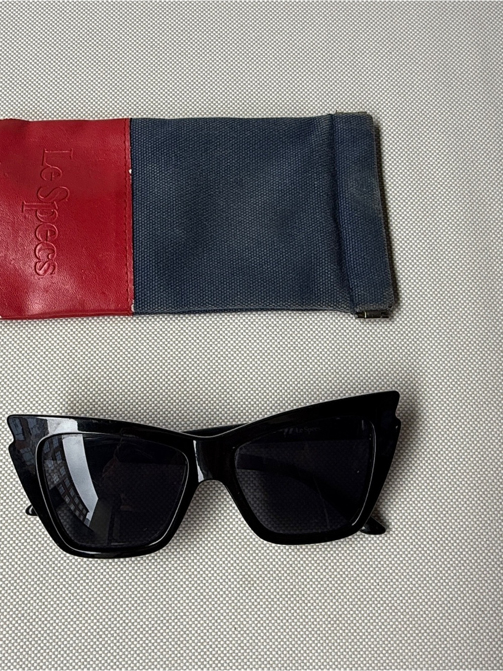 Le Specs Rapture Oversized Cat-Eye Sunglasses - Picture 6 of 7